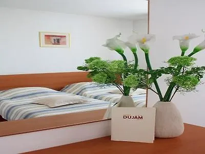 Готель Dujam