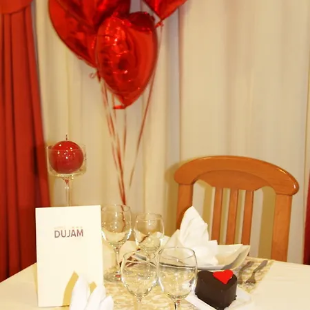 Dujam فندق